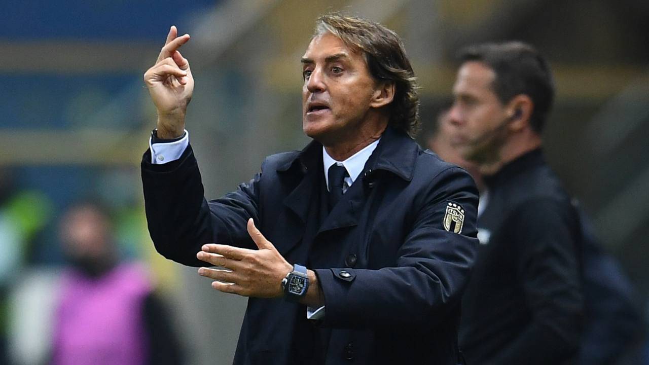Roberto Mancini da bordocampo