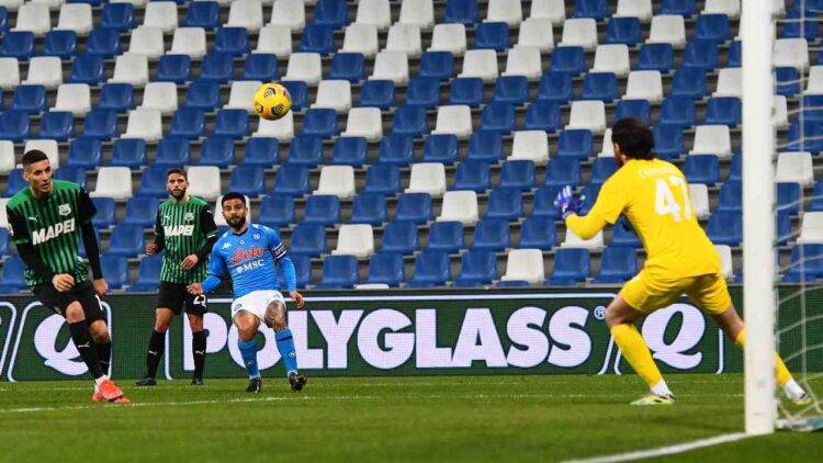 Il gol annullato di Lorenzo Insigne durante Sassuolo-Napoli