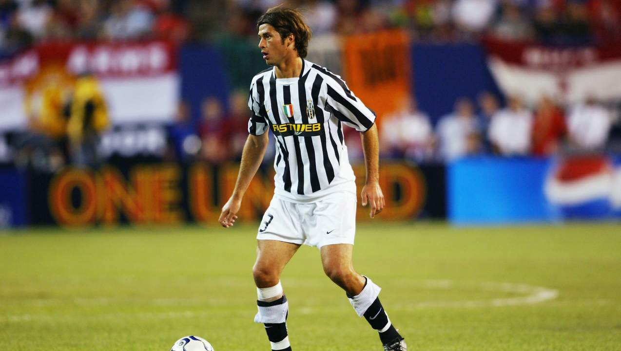 Alessio Tacchinardi in azione con la maglia della Juventus