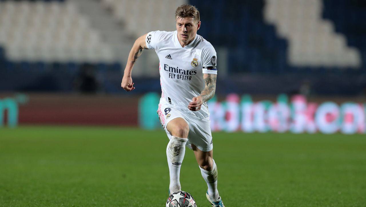 Toni Kroos in azione