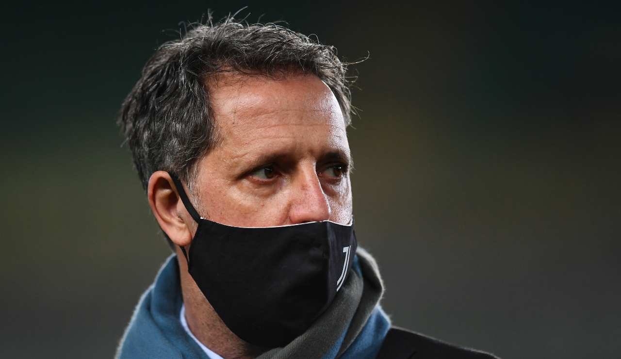 Paratici con la mascherina