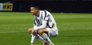 Cristiano Ronaldo in ginocchio