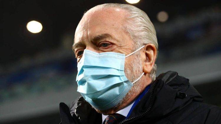 Aurelio De Laurentiis con la mascherina