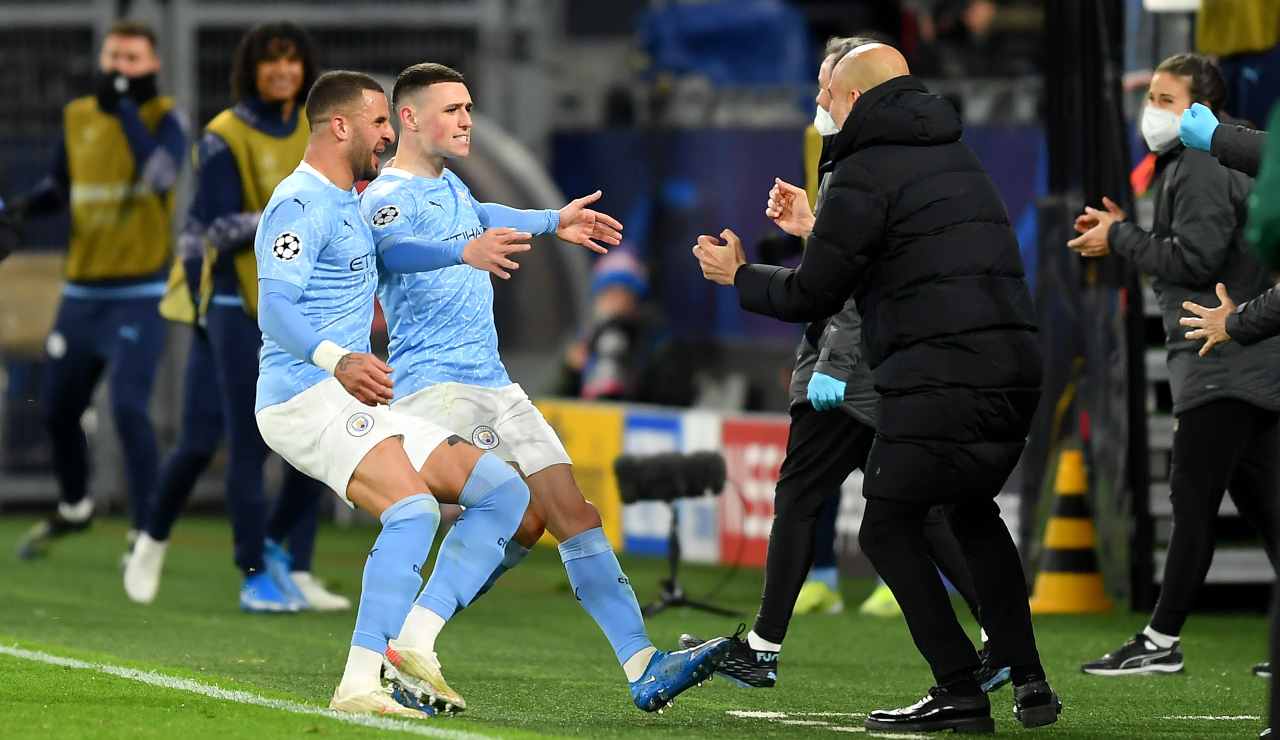 L'abbraccio tra Foden e Guardiola