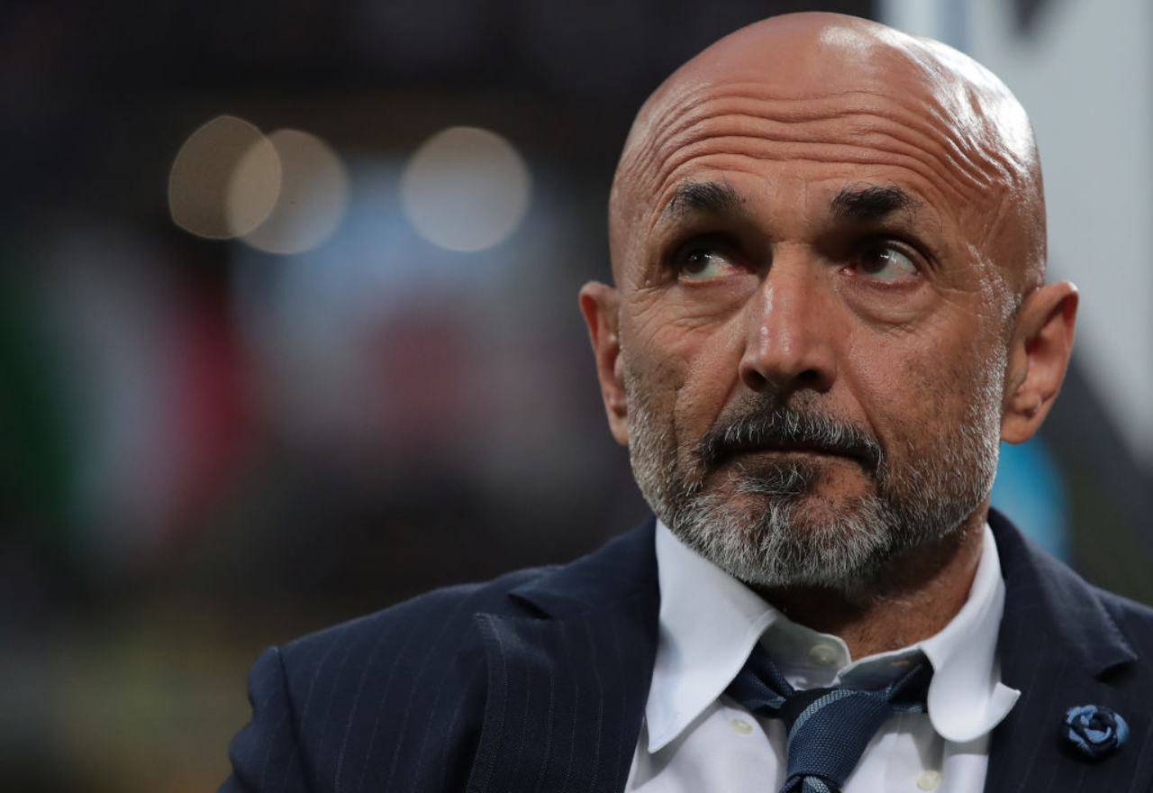 Spalletti serio sulla panchina dell'inter