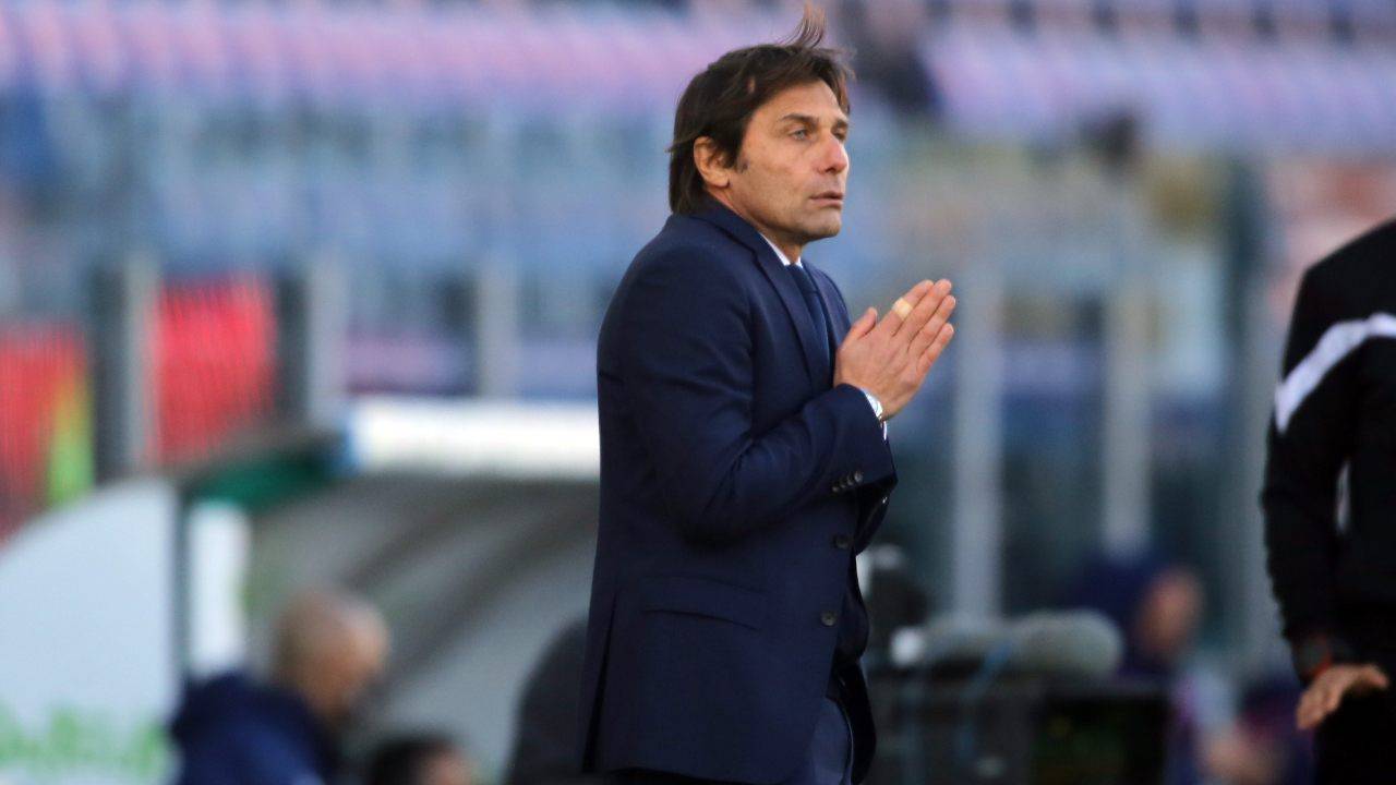 Antonio Conte a bordocampo