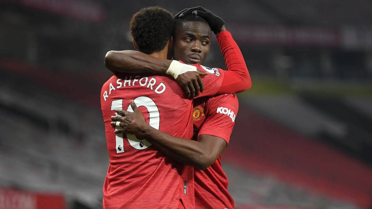 Rashford e Bailly si abbracciano