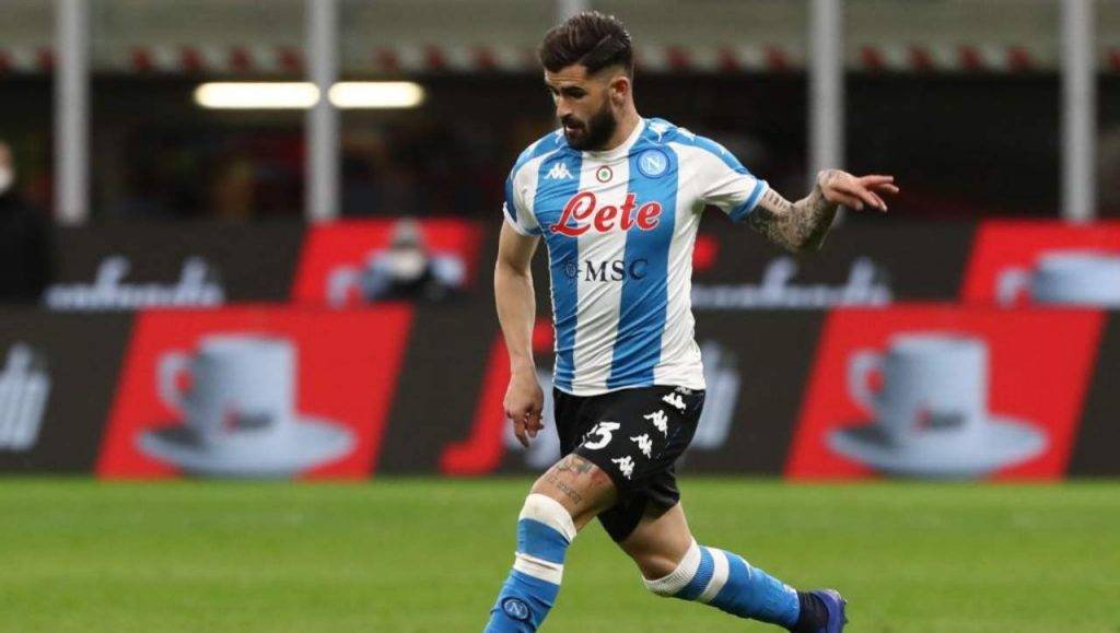 Hysaj passa il pallone