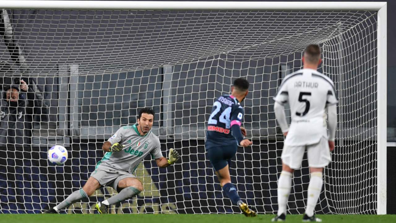Insigne batte il rigore