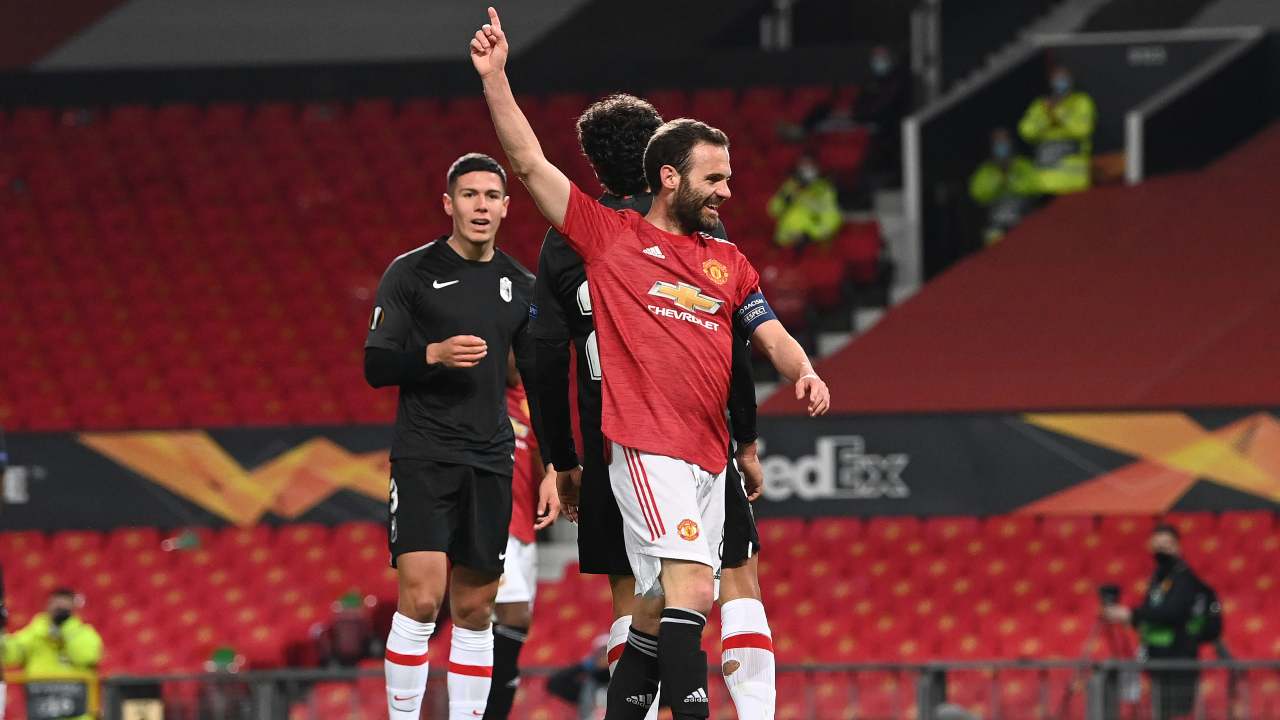 Juan Mata esulta
