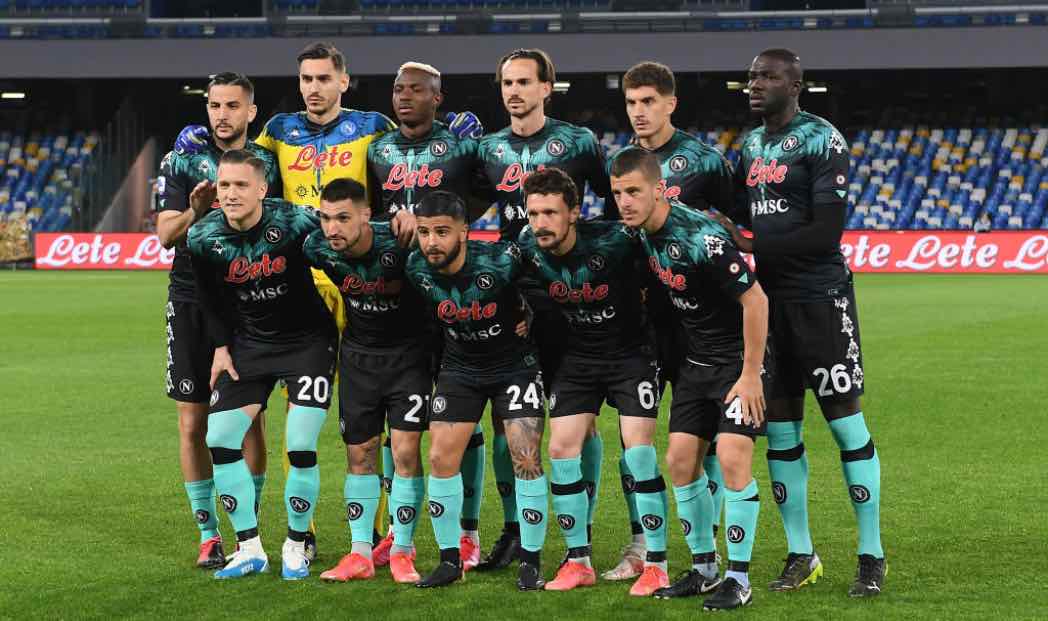 Il Napoli schierato in campo contro l'Inter