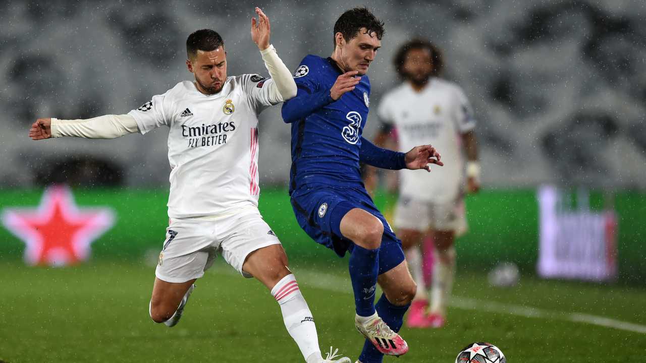 Real Madrid e Chelsea in campo