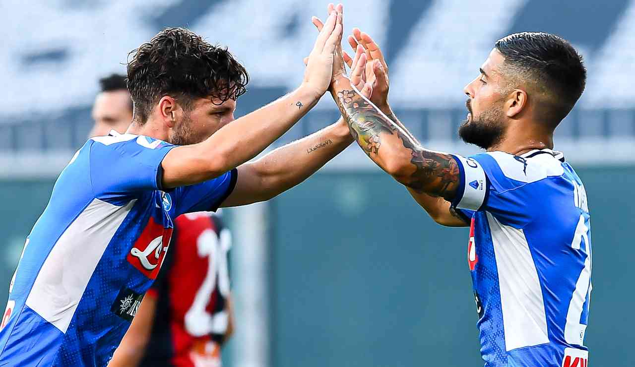 Mertens e Insigne si salutano