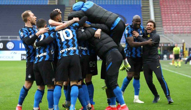 L'esultanza dei calciatori dell'Inter
