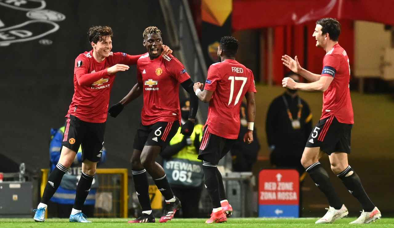 Il Manchester United esulta dopo una delle sei reti rifilate alla Roma