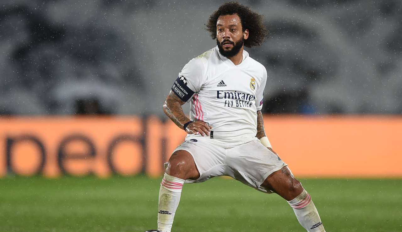 Marcelo controlla il pallone