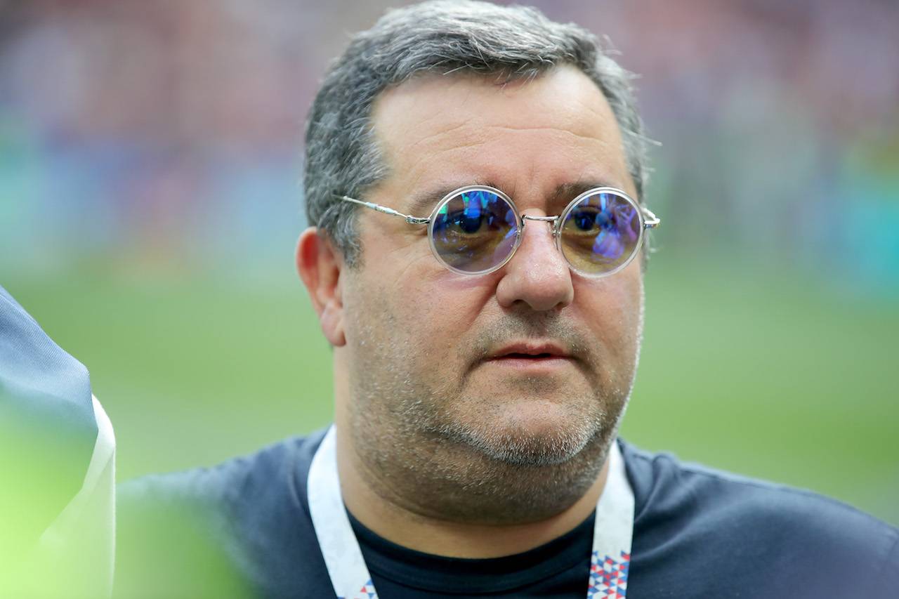 Mino Raiola con gli occhiali