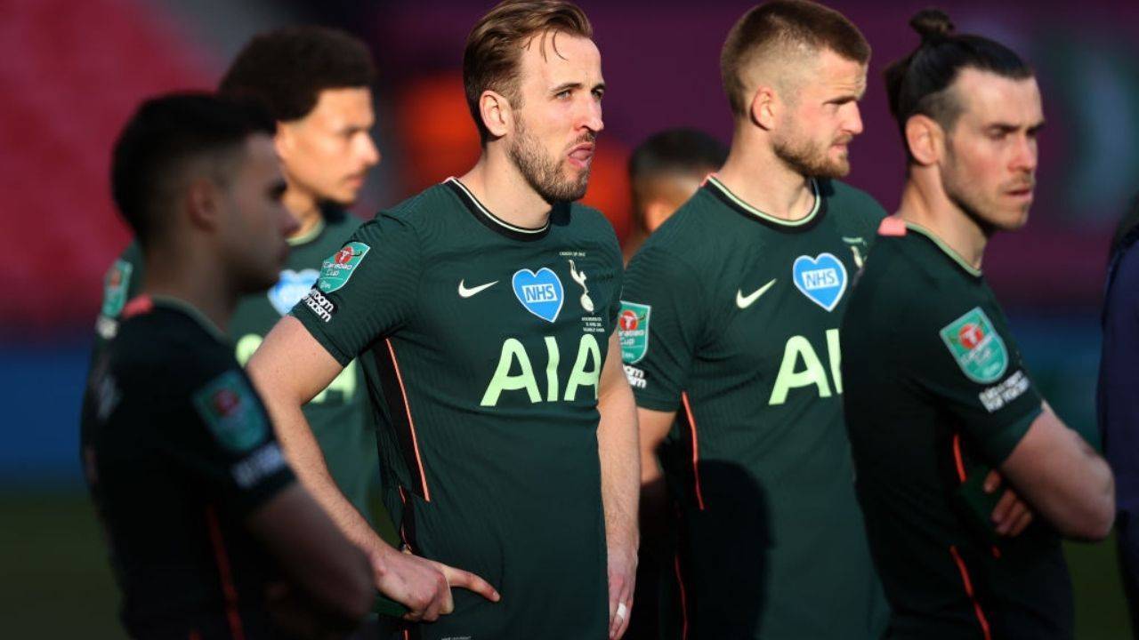 Kane in azione con la maglia del Tottenham