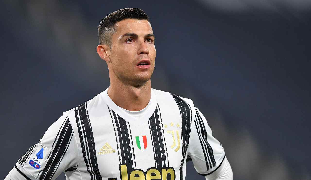 Cristiano Ronaldo pensieroso