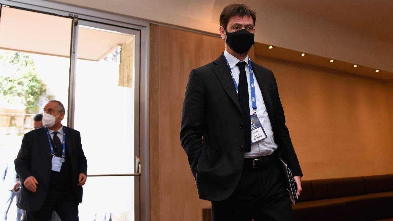 Andrea Agnelli prima di una riunione di Lega