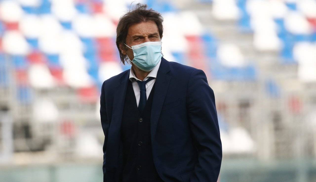 Antonio Conte con la mascherina
