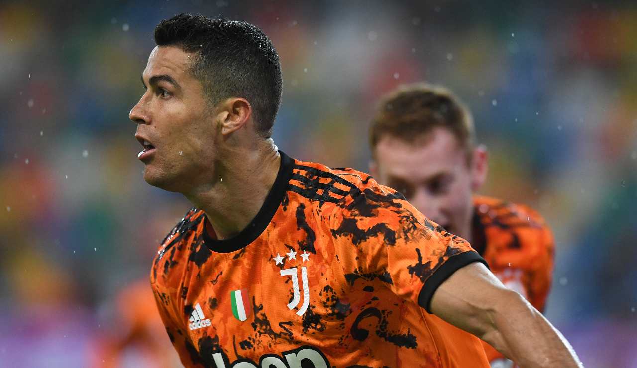 Cristiano Ronaldo esulta