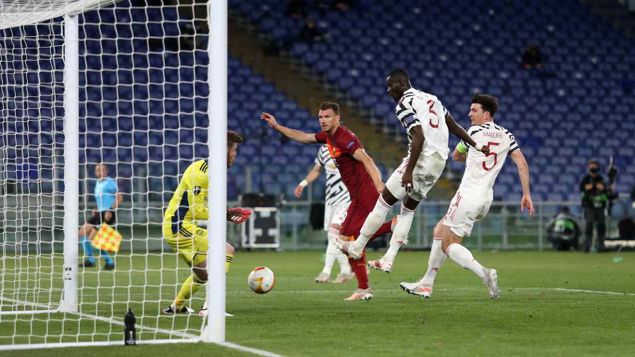 Il gol di Dzeko in Roma-Manchester United