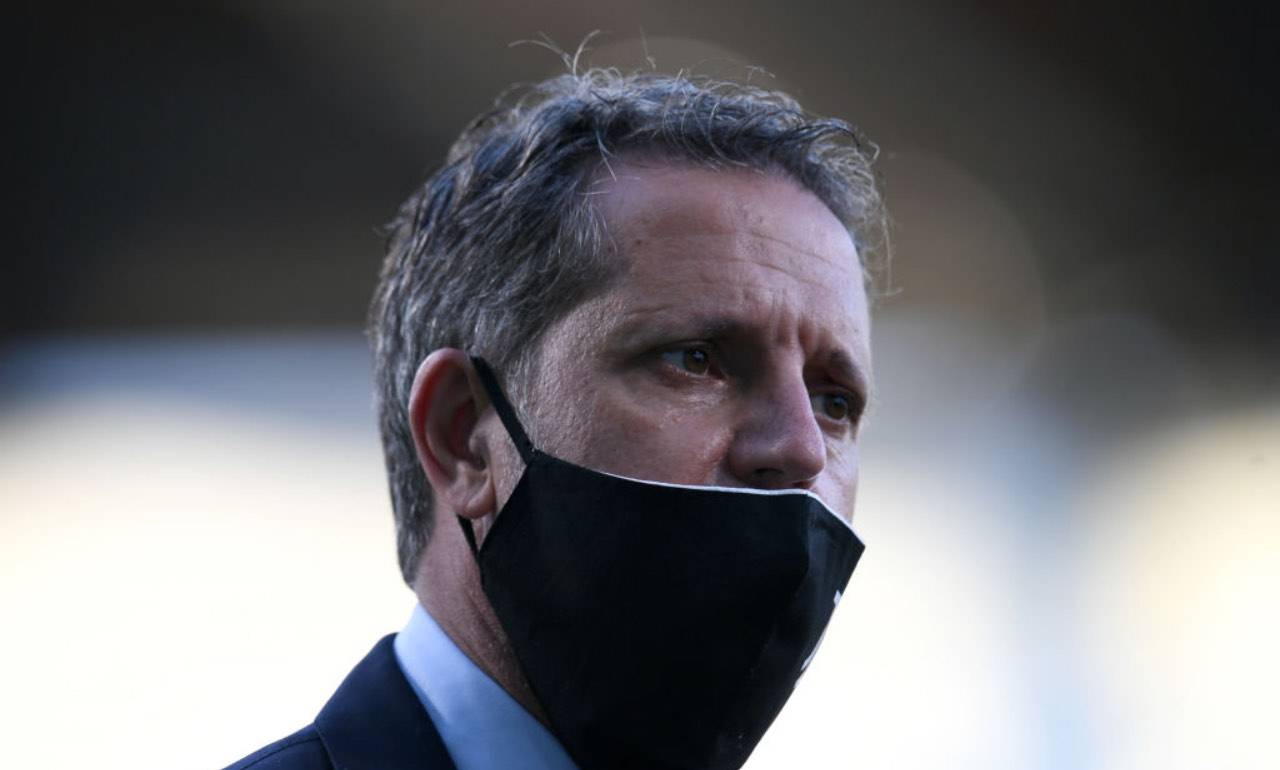 Fabio Paratici con mascherina