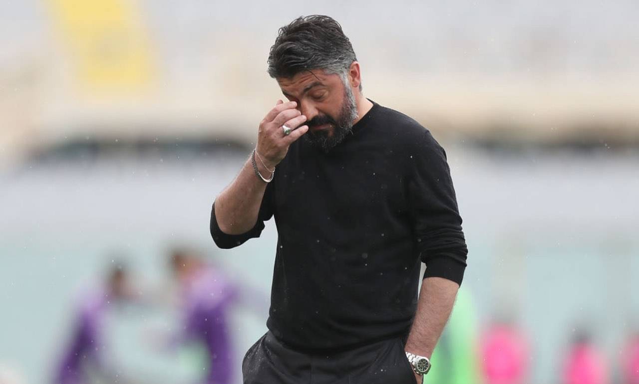 Gennaro Gattuso si gratta il viso