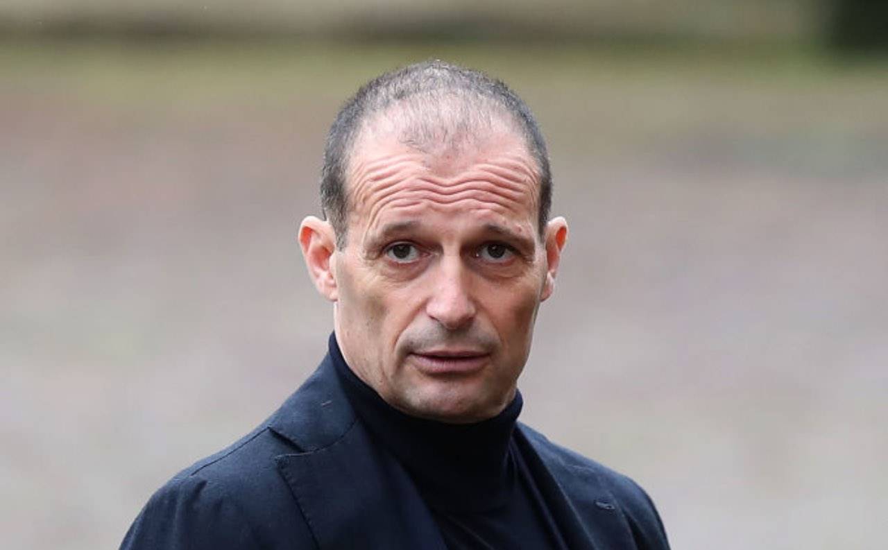Massimiliano Allegri pensieroso