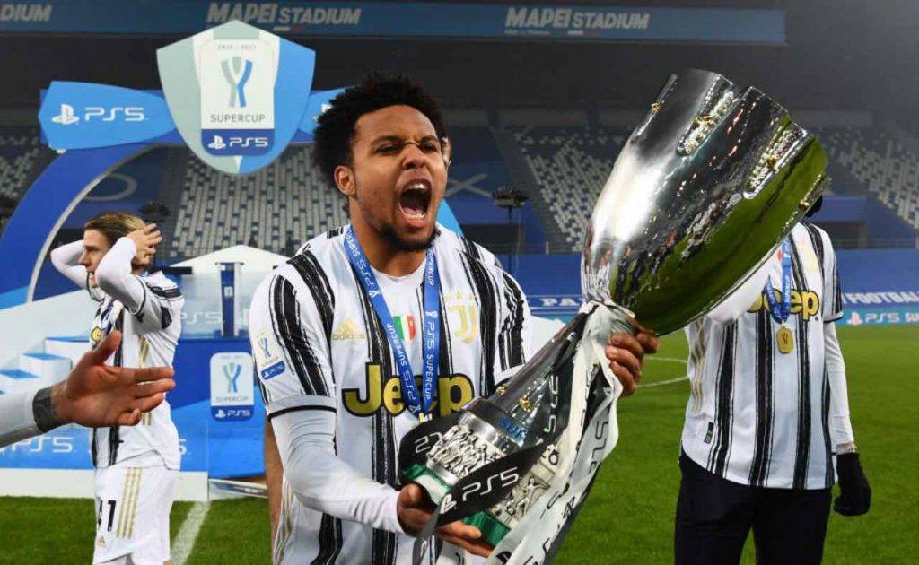 Weston McKennie con la Supercoppa italiana