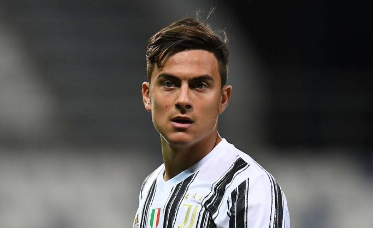 Paulo Dybala pensieroso