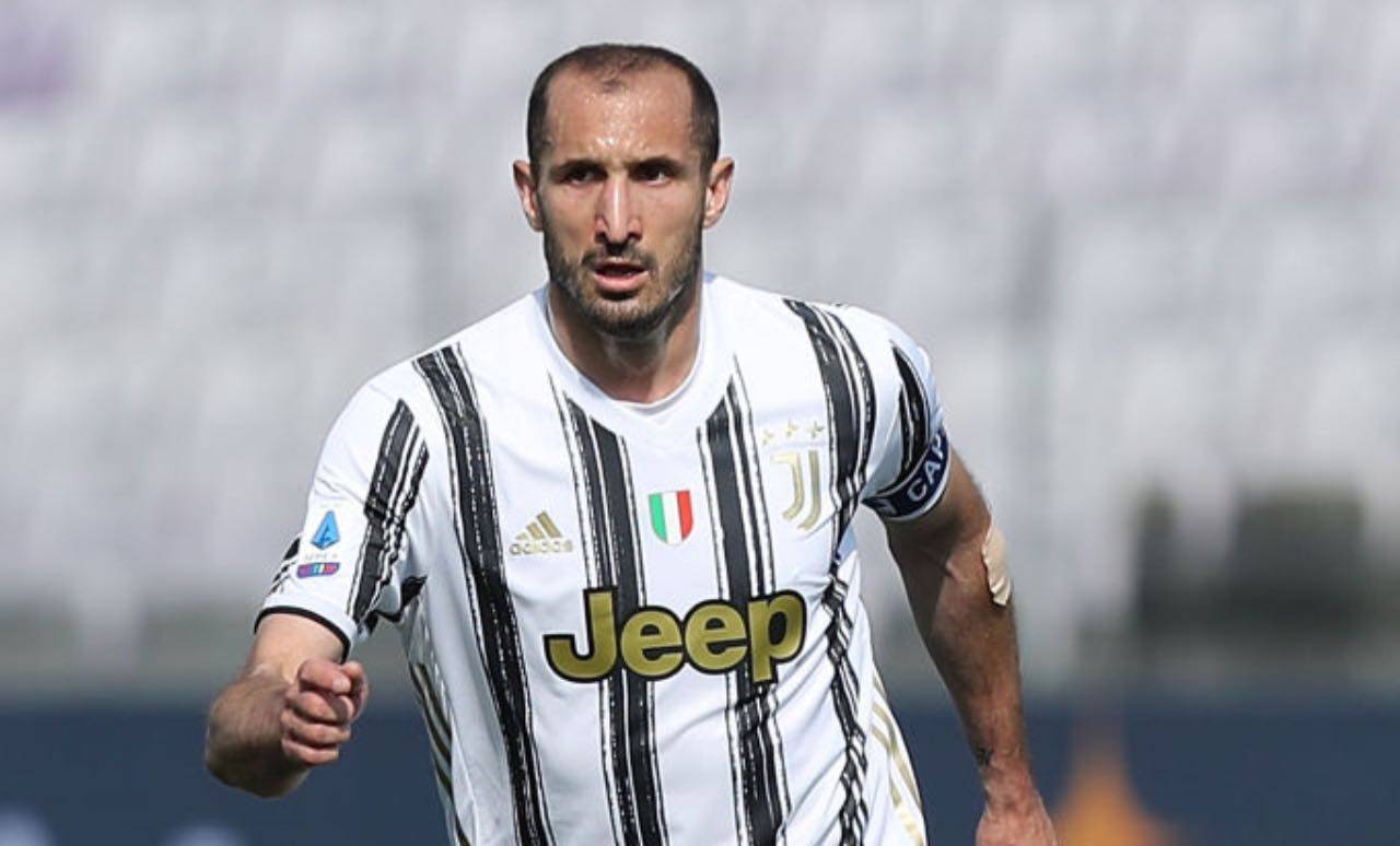 Chiellini con la fascia di capitano