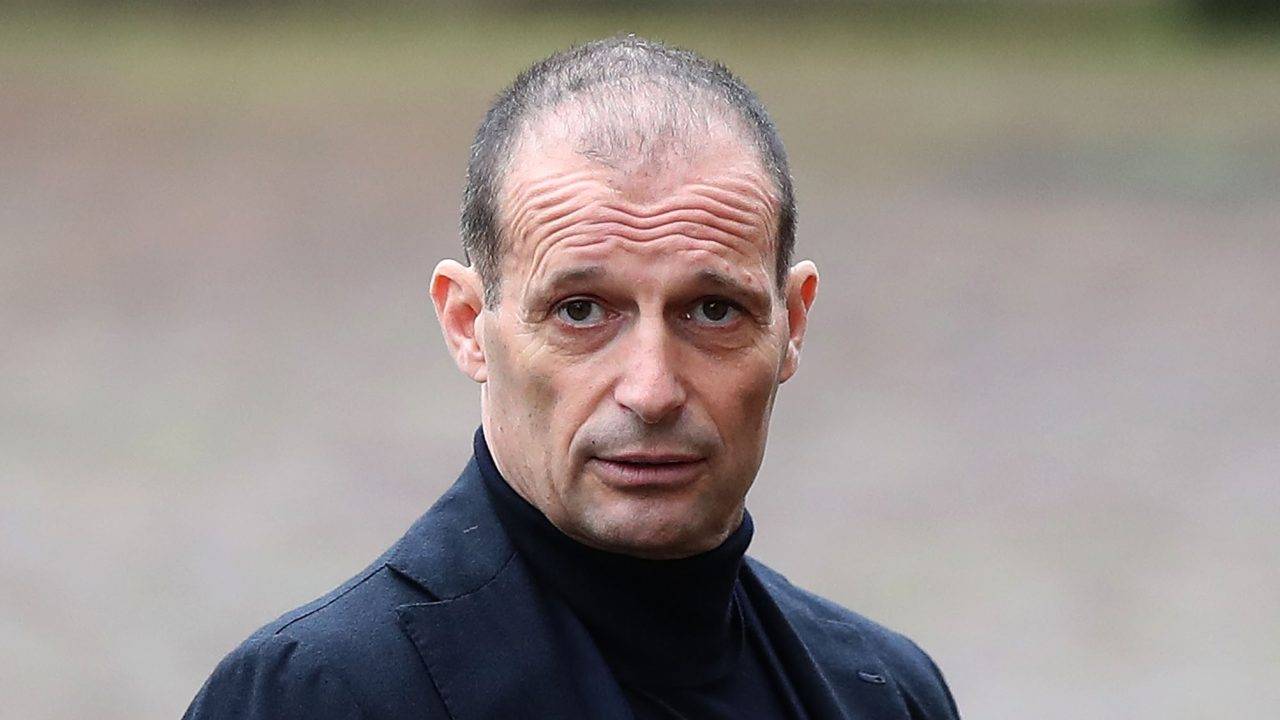 Massimiliano Allegri pensieroso