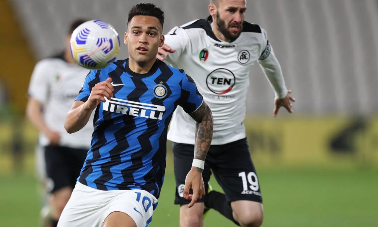 Inter, Lautaro in azione contro lo Spezia