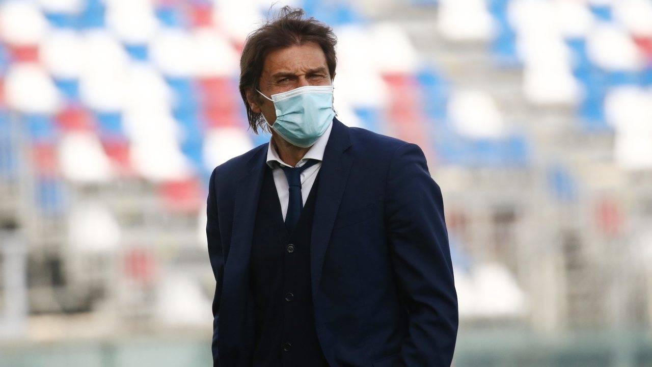 Antonio Conte a bordocampo