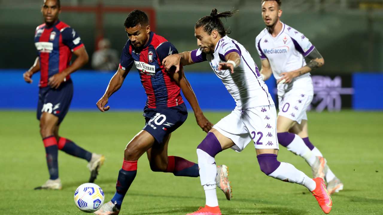 Crotone-Fiorentina in campo