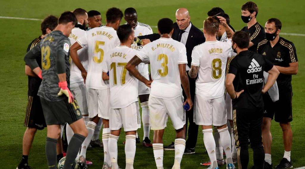 Zidane a colloquio con il Real Madrid