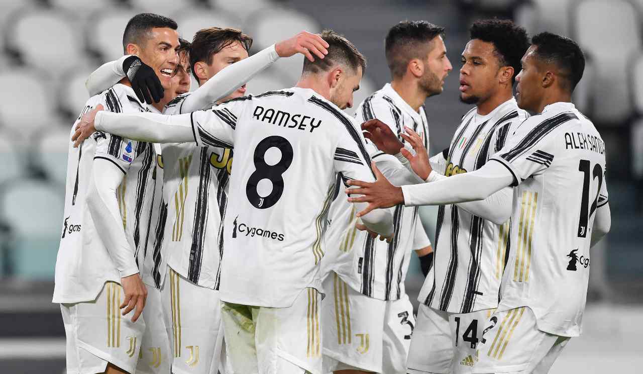 giocatori juve festeggiano