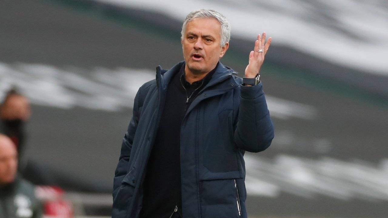 Josè Mourinho a bordocampo