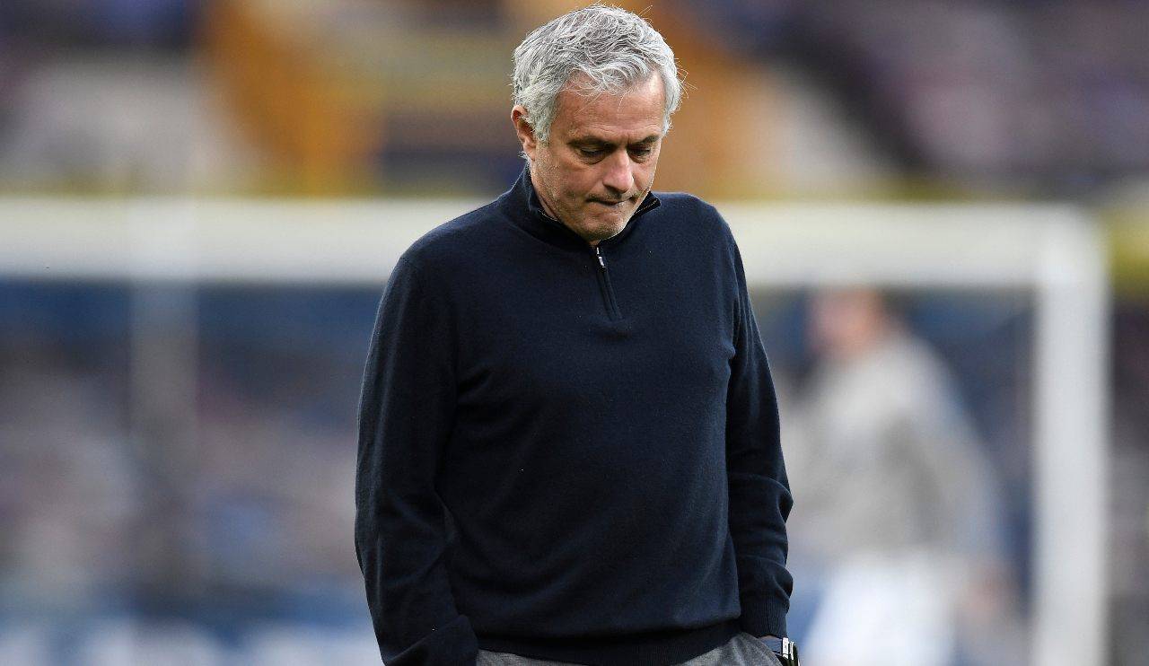 mourinho pensieroso