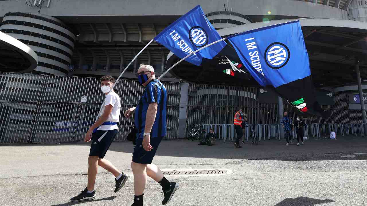 Esterno dello stadio Meazza