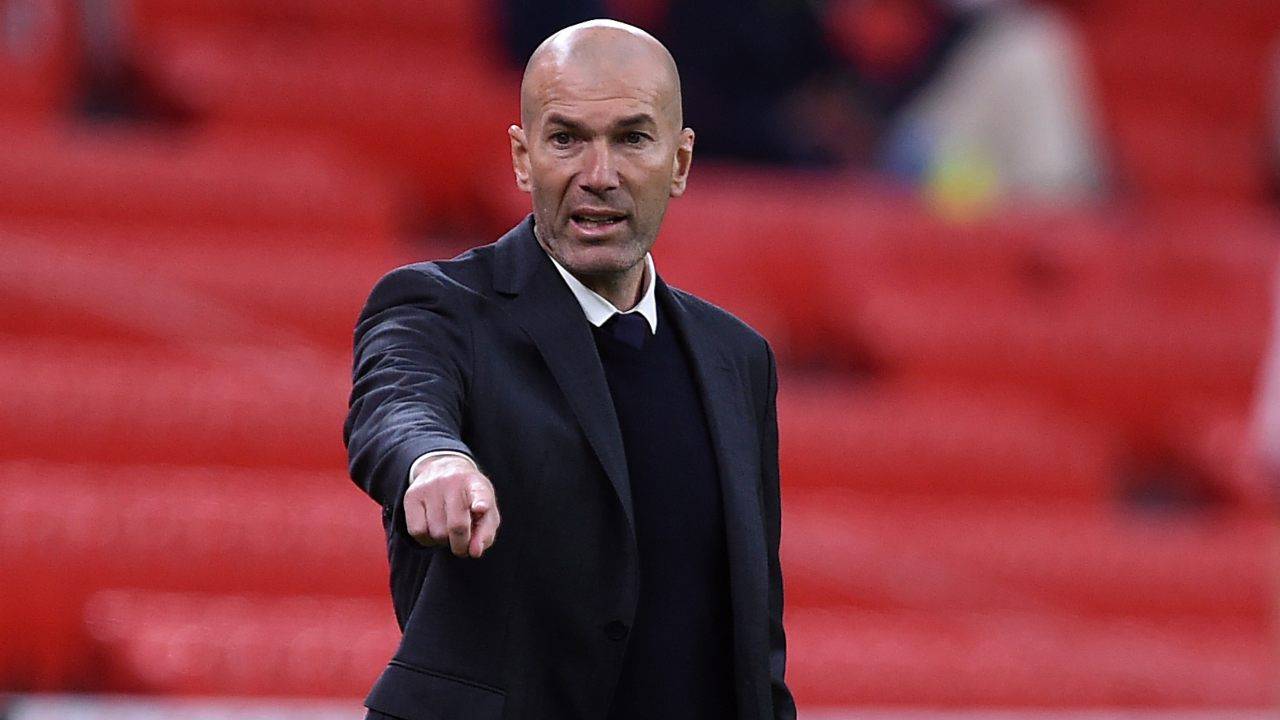 Zinedine Zidane a bordocampo