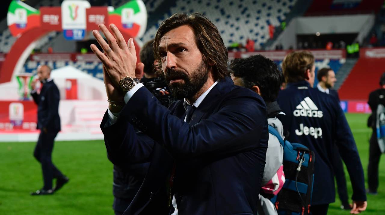 Pirlo saluta