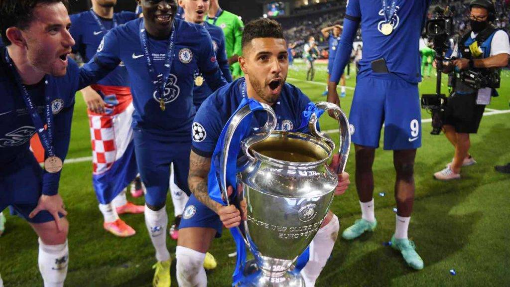 Emerson Palmieri festeggia con la Champions