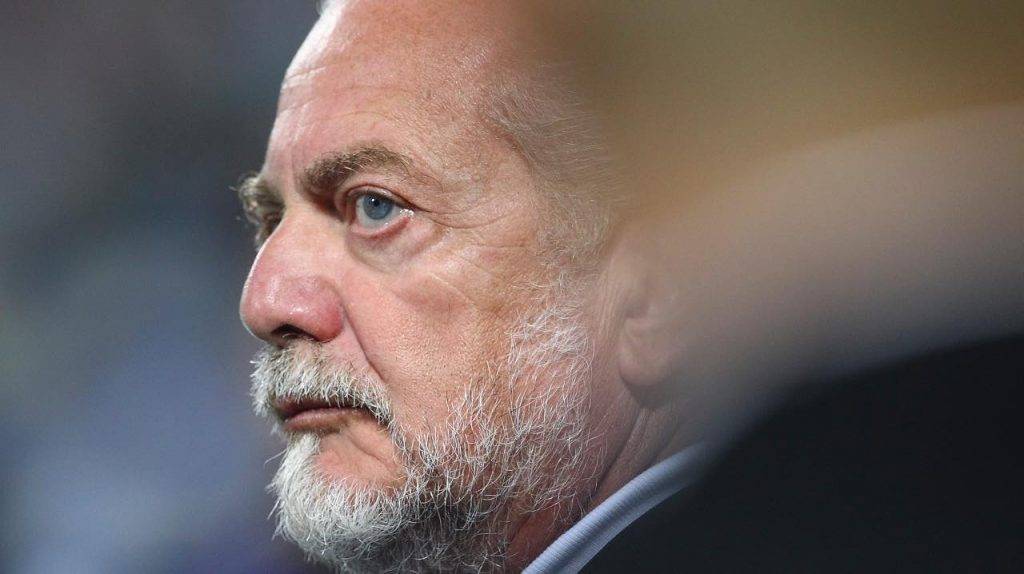 De Laurentiis pensieroso