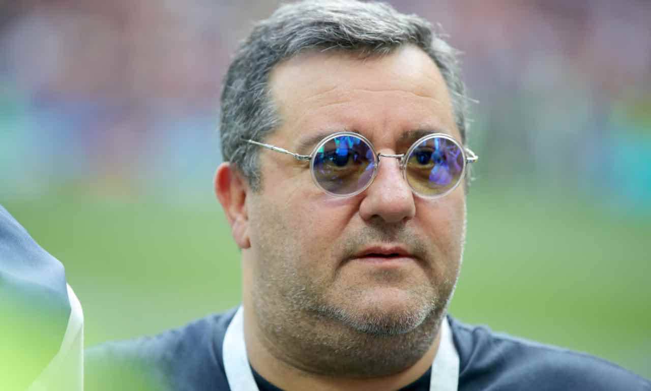 Mino Raiola con gli occhiali da sole