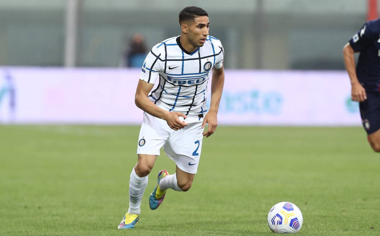 Hakimi palla al piede