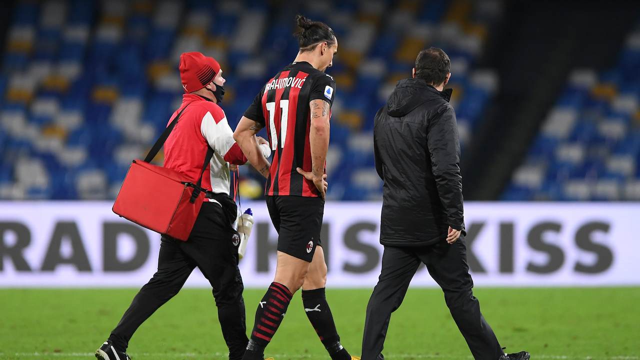 Ibrahimovic lascia il campo per infortunio