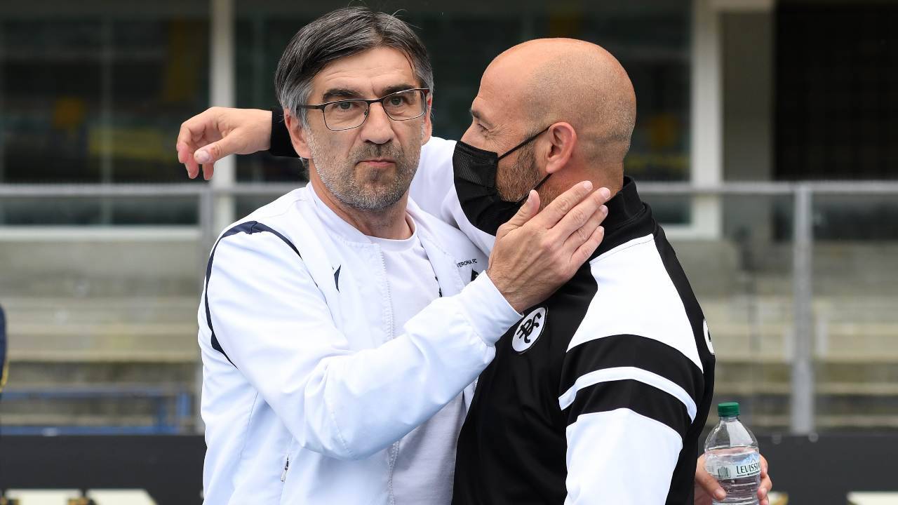 Juric e Italiano si abbracciano